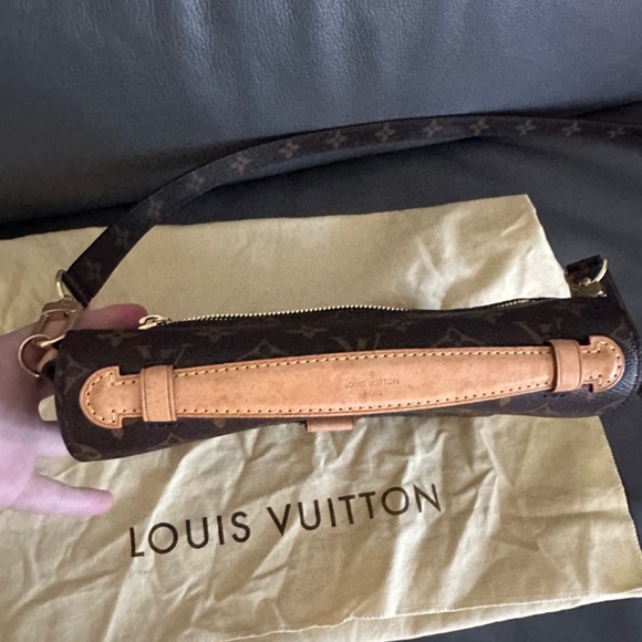 Louis Vuitton Pochette Metis - Picture 3 of 17